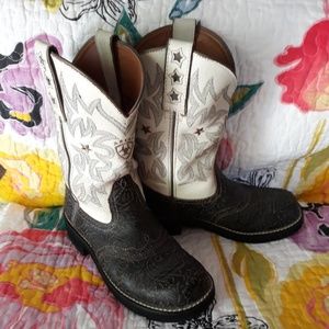 Ariat  Leather  Two Toned Fatbaby Boots #16710